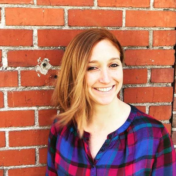 Meet your Posher, Alyssa - Picture 1 of 1